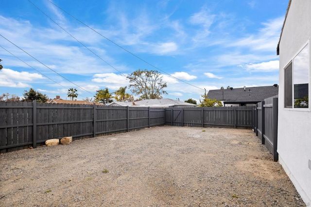 1661 Colfax Dr, Lemon Grove, CA 91945