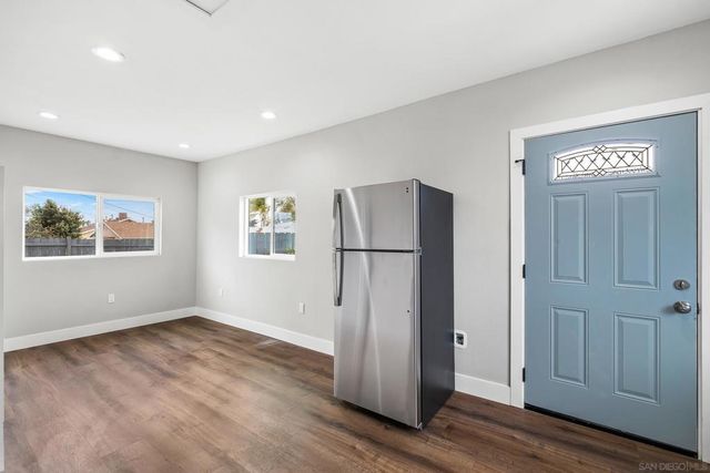 1661 Colfax Dr, Lemon Grove, CA 91945