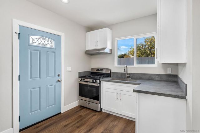 1661 Colfax Dr, Lemon Grove, CA 91945