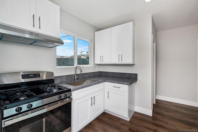 1661 Colfax Dr, Lemon Grove, CA 91945