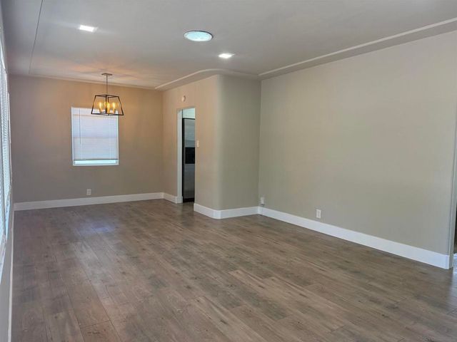 1661 Colfax Dr, Lemon Grove, CA 91945