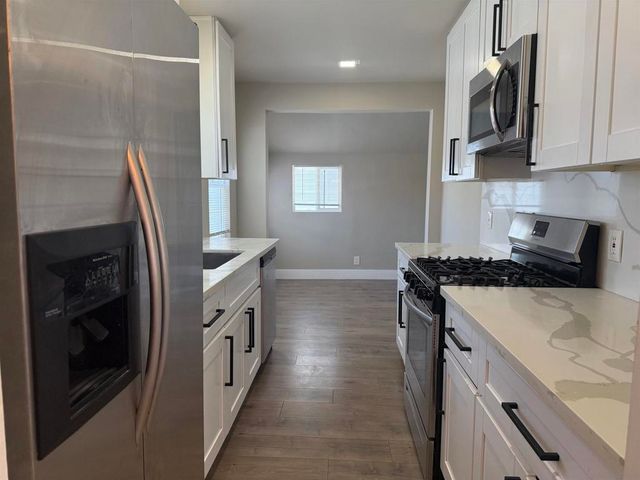 1661 Colfax Dr, Lemon Grove, CA 91945