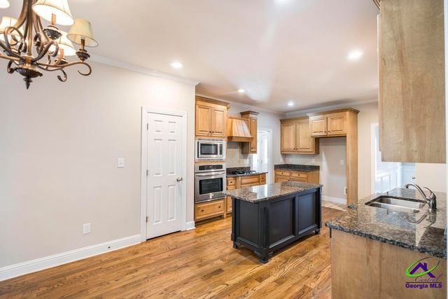 222 Rutledge Way, Macon, GA 31210