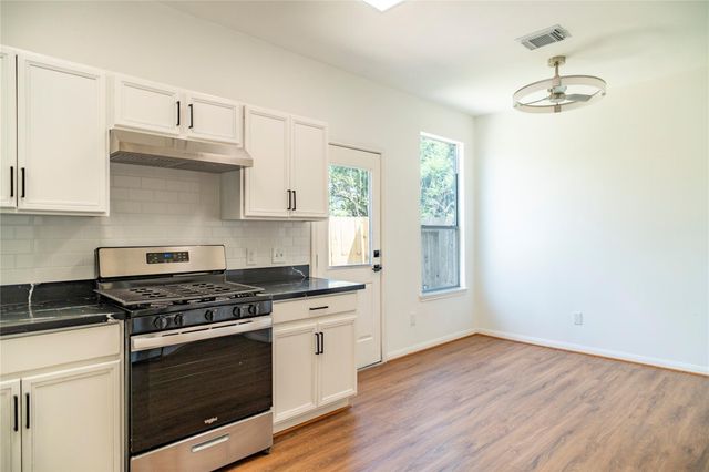 16327 Woma Court, Sugar Land, TX 77498