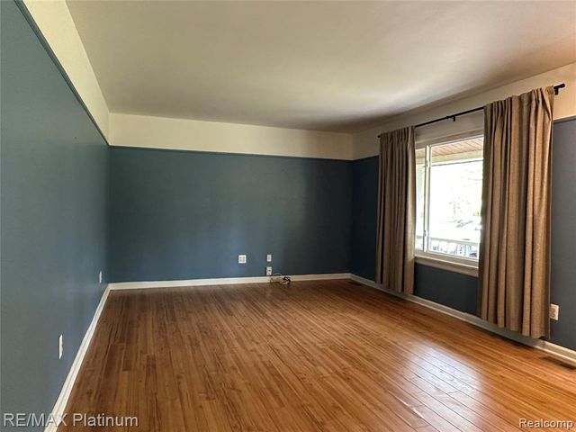 2482 Livernois Drive, Howell, MI 48843