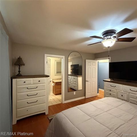 2482 Livernois Drive, Howell, MI 48843