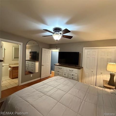 2482 Livernois Drive, Howell, MI 48843