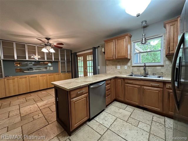 2482 Livernois Drive, Howell, MI 48843