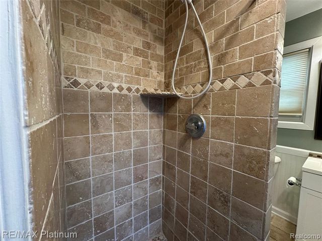 2482 Livernois Drive, Howell, MI 48843