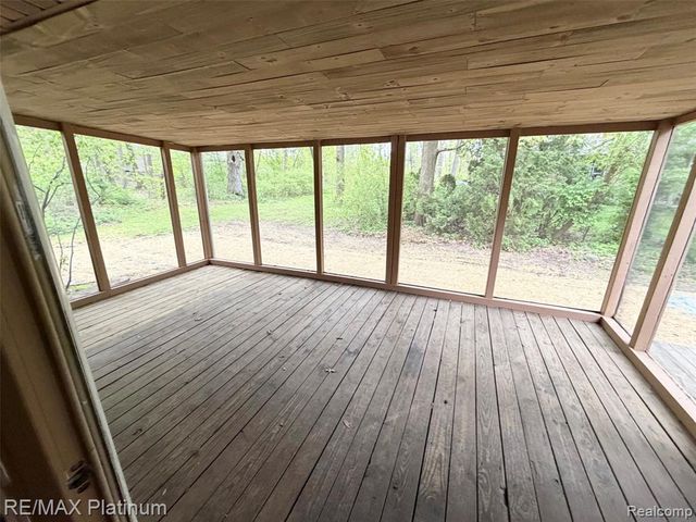 2482 Livernois Drive, Howell, MI 48843
