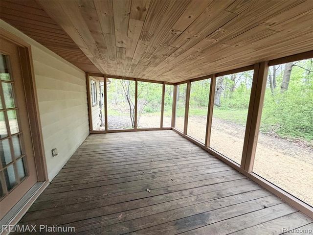 2482 Livernois Drive, Howell, MI 48843