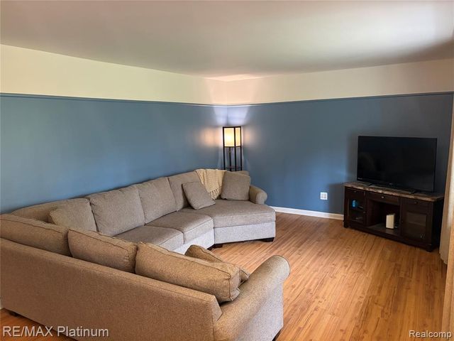 2482 Livernois Drive, Howell, MI 48843