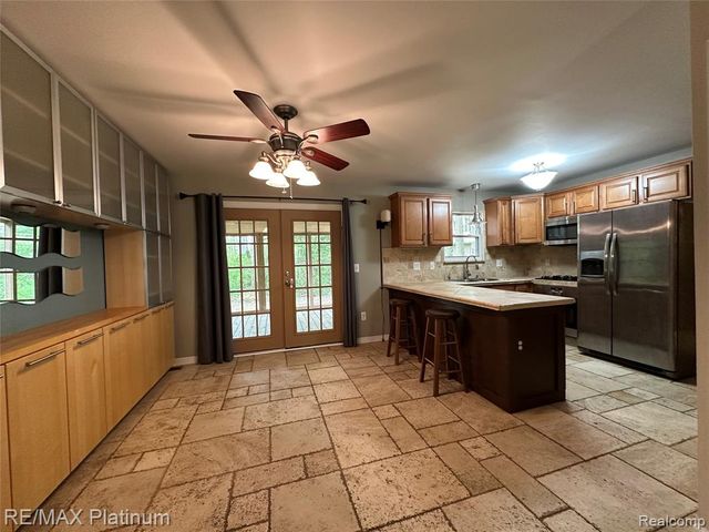 2482 Livernois Drive, Howell, MI 48843