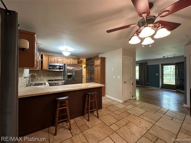 2482 Livernois Drive, Howell, MI 48843