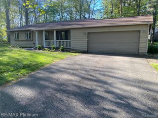 2482 Livernois Drive, Howell, MI 48843