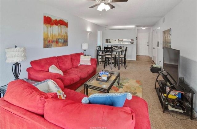 517 Southwest Parkway 302, College Station, TX 77840