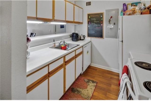 517 Southwest Parkway 302, College Station, TX 77840