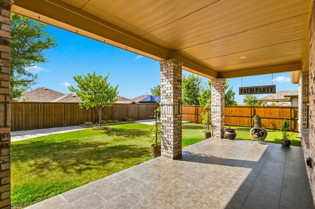 2613 Wayne Avenue, Aubrey, TX 76227