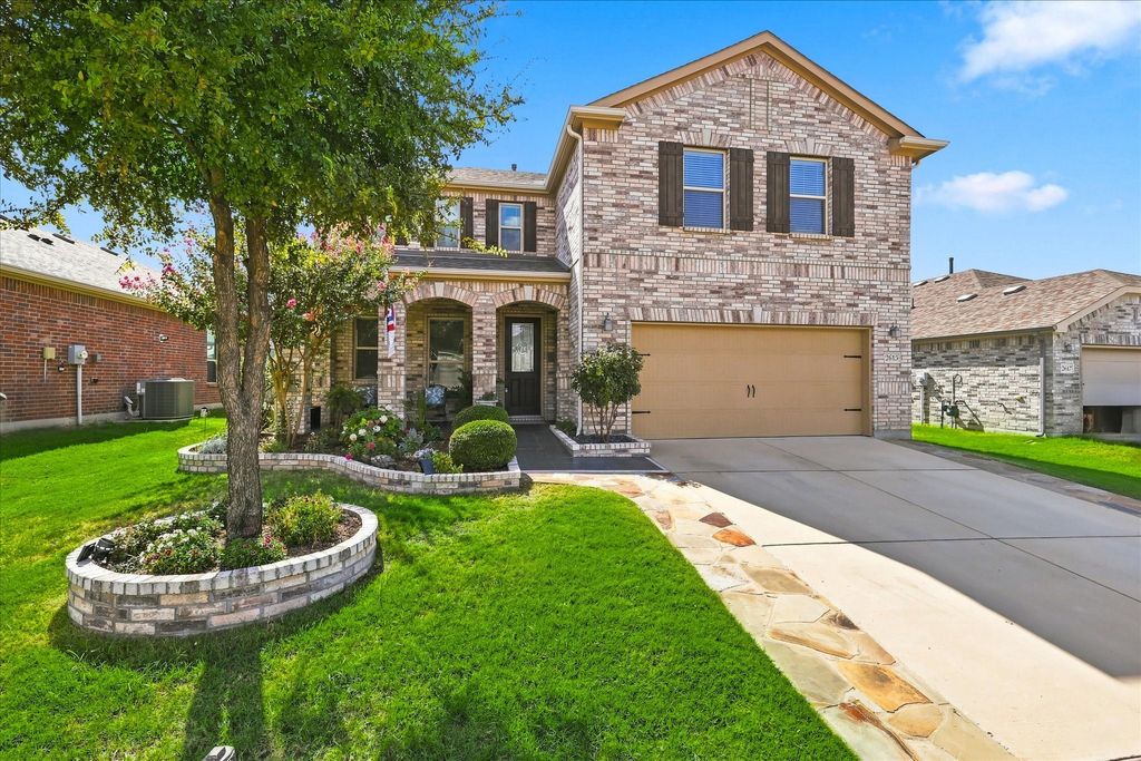 2613 Wayne Avenue, Aubrey, TX 76227