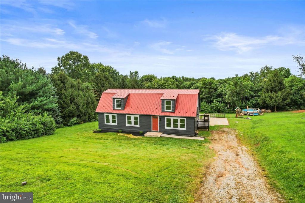 2385 FURNACE RD, Felton, PA 17322