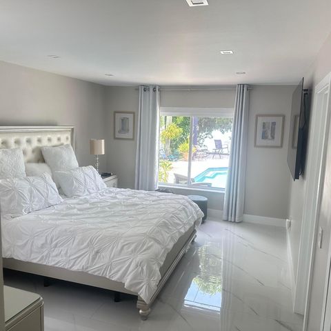 500 NW 86TH Avenue, Pembroke Pines, FL 33024