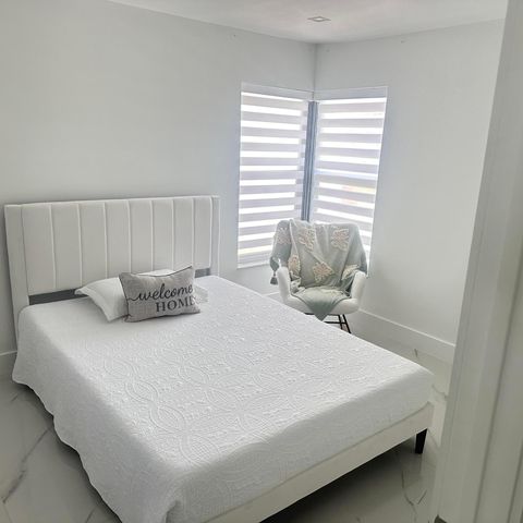 500 NW 86TH Avenue, Pembroke Pines, FL 33024