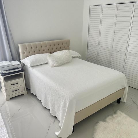 500 NW 86TH Avenue, Pembroke Pines, FL 33024