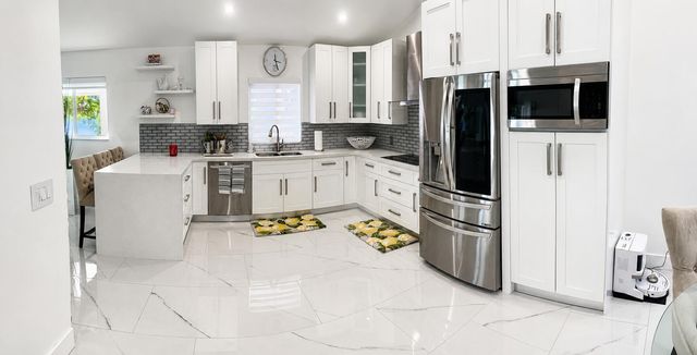500 NW 86TH Avenue, Pembroke Pines, FL 33024