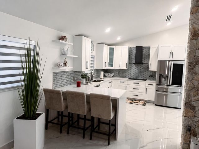 500 NW 86TH Avenue, Pembroke Pines, FL 33024