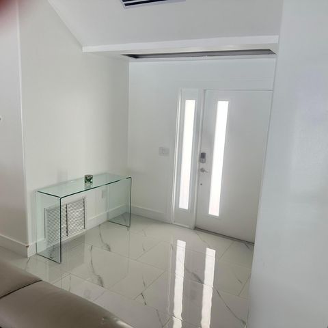 500 NW 86TH Avenue, Pembroke Pines, FL 33024