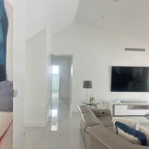 500 NW 86TH Avenue, Pembroke Pines, FL 33024