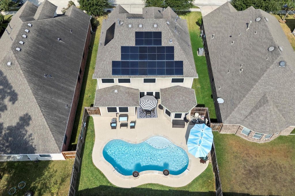 16918 Lake Willowby Lane, Houston, TX 77044