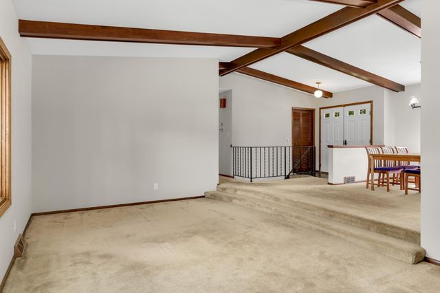 112 Mayo Drive, Burnsville, MN 55337