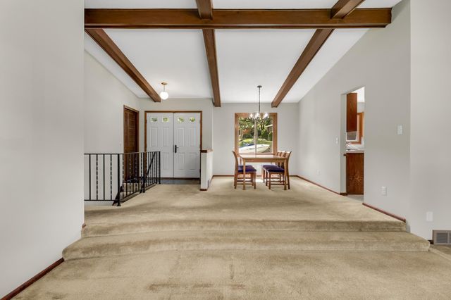 112 Mayo Drive, Burnsville, MN 55337