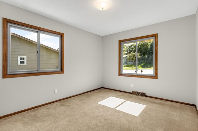 112 Mayo Drive, Burnsville, MN 55337