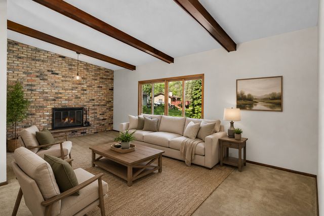 112 Mayo Drive, Burnsville, MN 55337