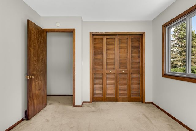 112 Mayo Drive, Burnsville, MN 55337