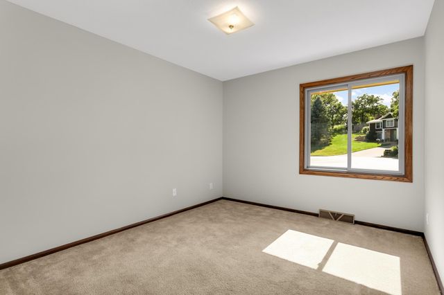 112 Mayo Drive, Burnsville, MN 55337