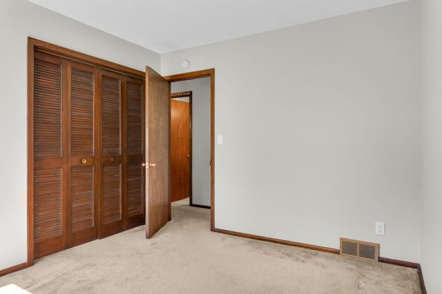 112 Mayo Drive, Burnsville, MN 55337