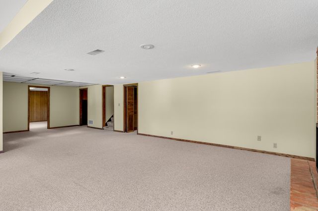 112 Mayo Drive, Burnsville, MN 55337