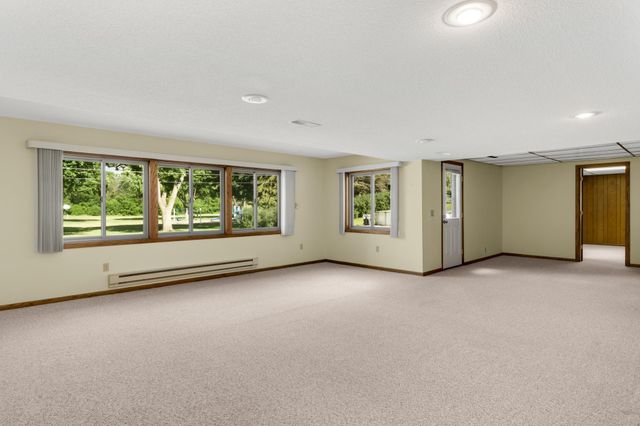 112 Mayo Drive, Burnsville, MN 55337