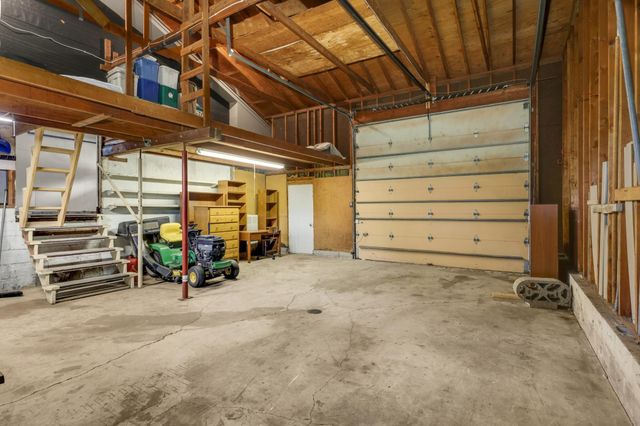 112 Mayo Drive, Burnsville, MN 55337