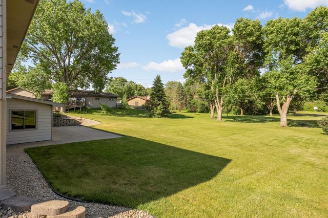112 Mayo Drive, Burnsville, MN 55337