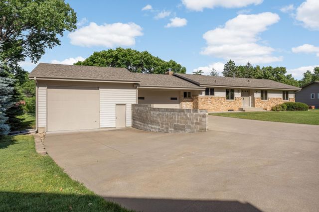 112 Mayo Drive, Burnsville, MN 55337