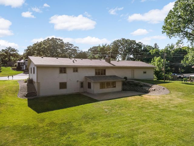 112 Mayo Drive, Burnsville, MN 55337