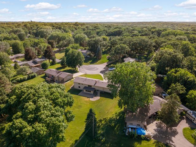 112 Mayo Drive, Burnsville, MN 55337