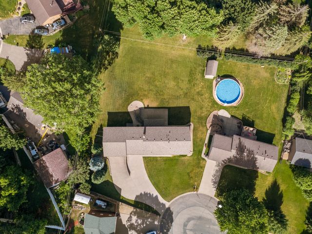 112 Mayo Drive, Burnsville, MN 55337
