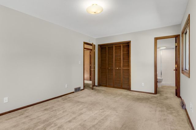112 Mayo Drive, Burnsville, MN 55337