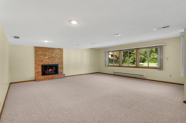 112 Mayo Drive, Burnsville, MN 55337
