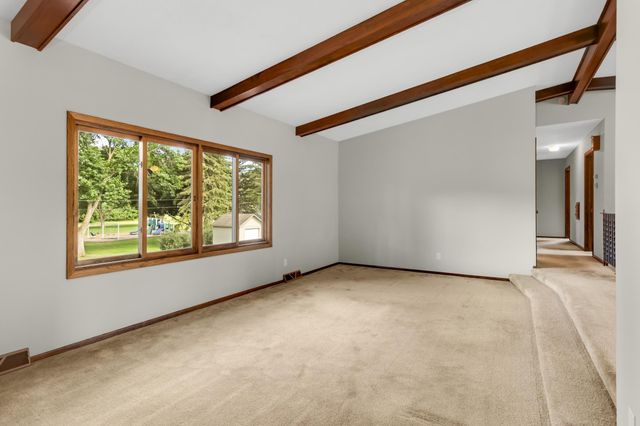112 Mayo Drive, Burnsville, MN 55337